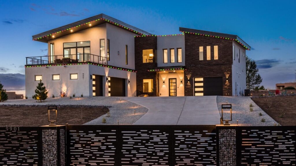 Oelo Permanent Holiday Lighting Installation